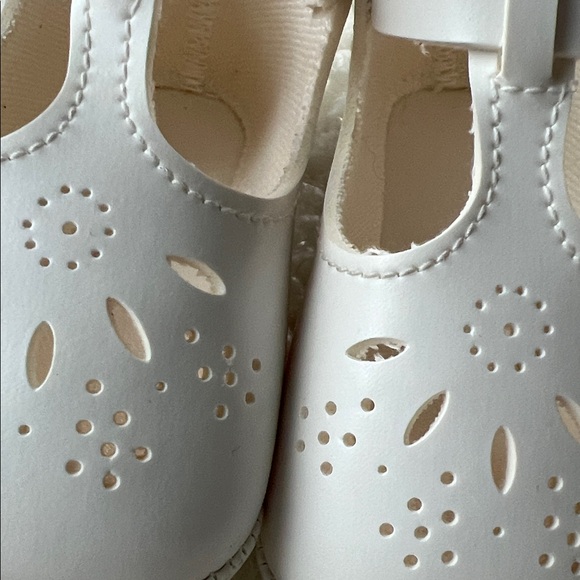 Vintage White Baby Shoes with Cutout Design - Picture 10 of 16